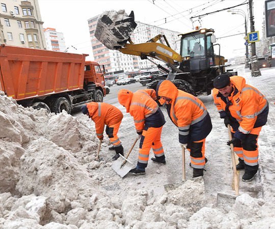 Уборка снега в Махачкале и  Республиках Дагестан